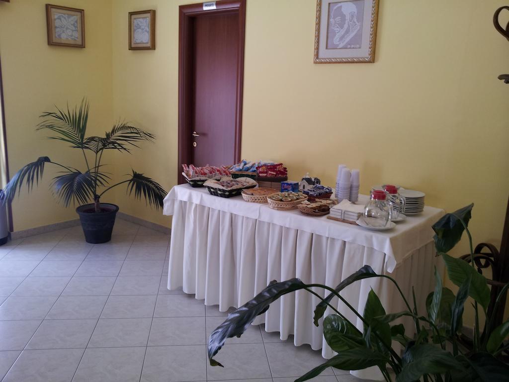 Holiday B&B Vico Del Gargano Exterior photo