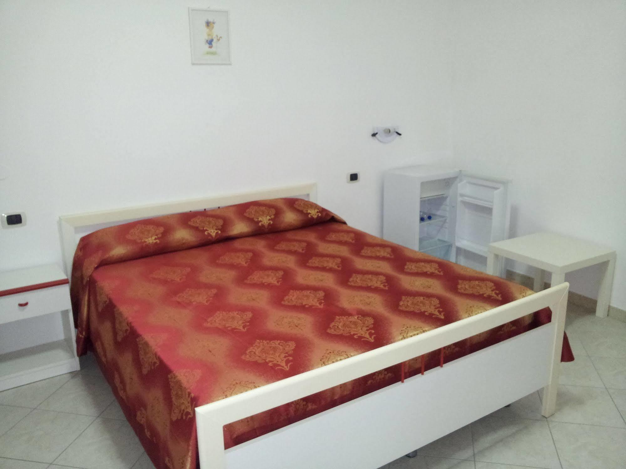 Holiday B&B Vico Del Gargano Exterior photo